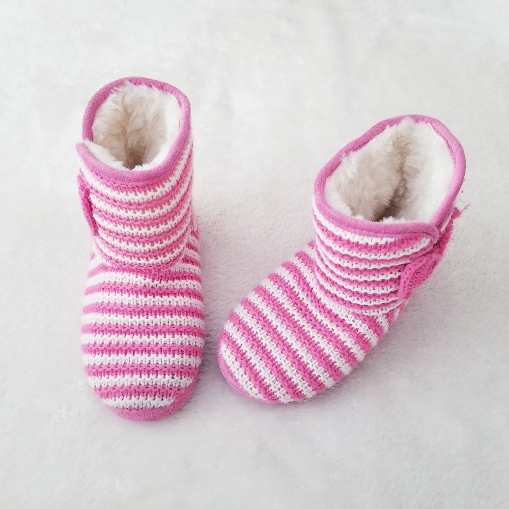 Joe Boxer Girl's Pink-White Faux Fur Cable Knit Bootie Slipper